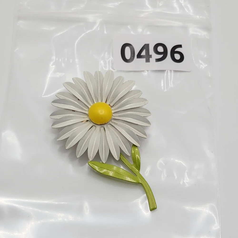 Vintage White Enamel Daisy Flower Brooch Pin Flower Power 1960s Mod Pop Art